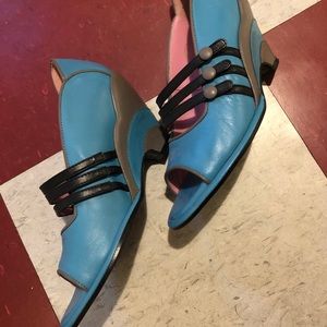 Johns Fluevog teal/black super cute shoes. Size 7